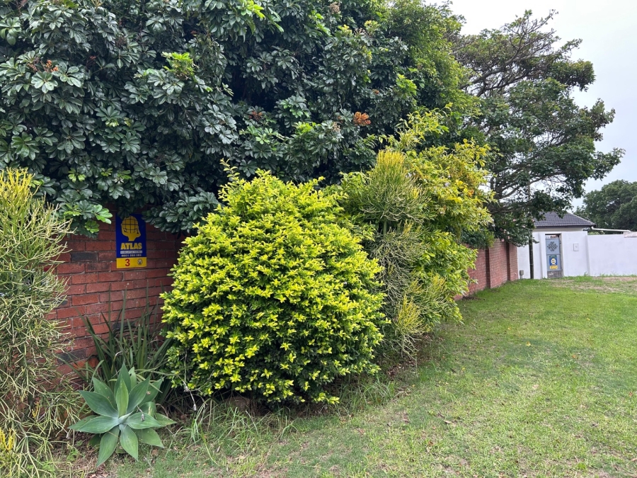 To Let 4 Bedroom Property for Rent in Mill Park Eastern Cape